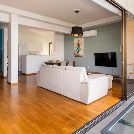 Βright Walled Designed Apt In Glyfada Center Athens Exterior photo