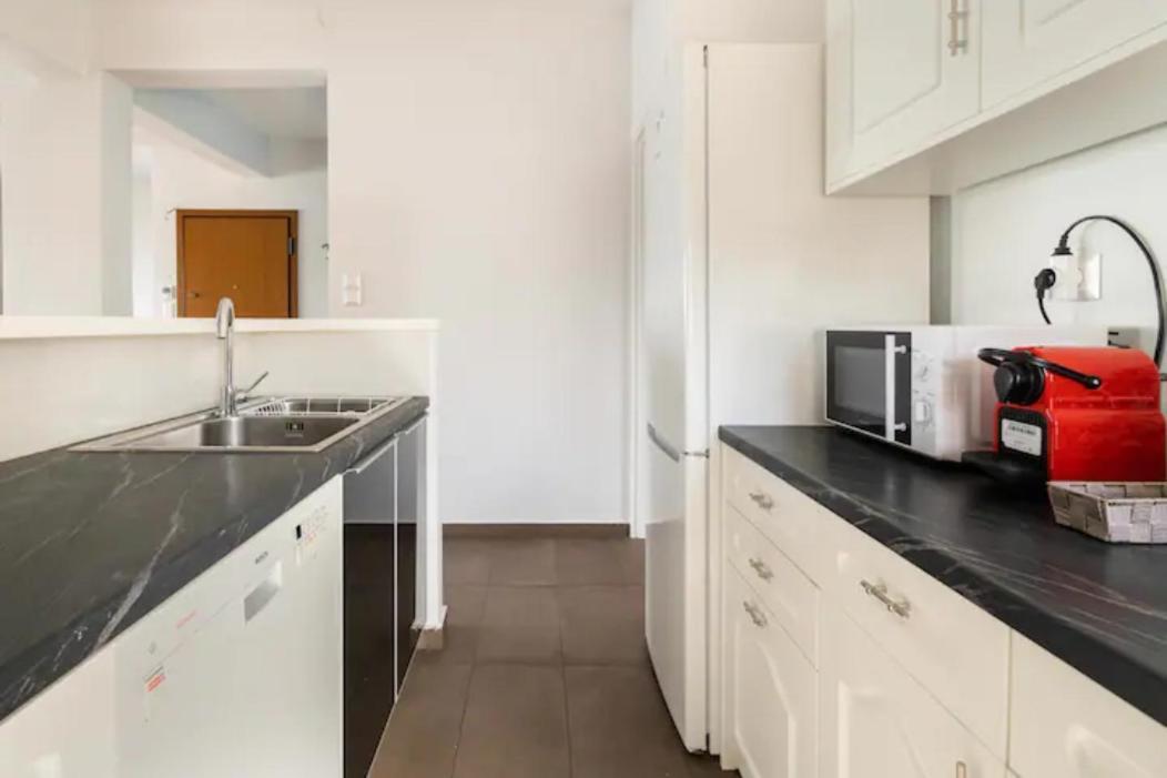 Βright Walled Designed Apt In Glyfada Center Athens Exterior photo