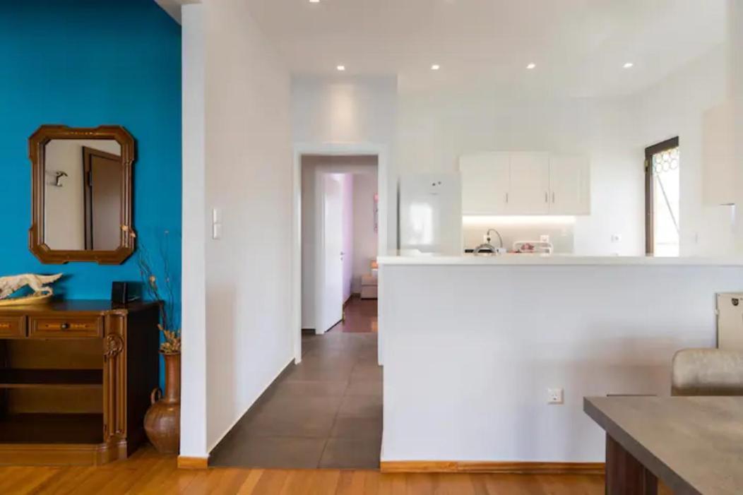 Βright Walled Designed Apt In Glyfada Center Athens Exterior photo